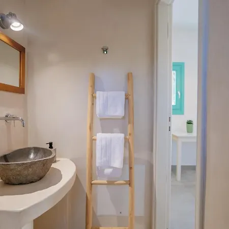 Xerolithia アパートホテル ドヌサ