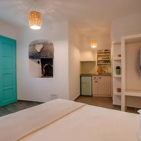 Xerolithia アパートホテル ドヌサ