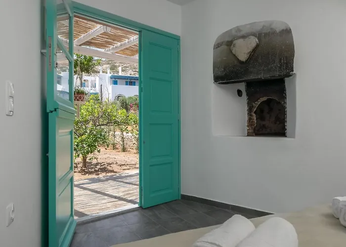 Xerolithia Aparthotel 3*