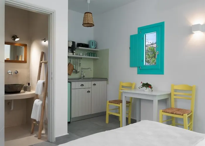 Xerolithia Aparthotel 3*